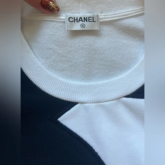 Authentic CHANEL CC Logo Crew Neck Sweatshirt Jumper Pullover Top ⭐️AUTHENTIC 38